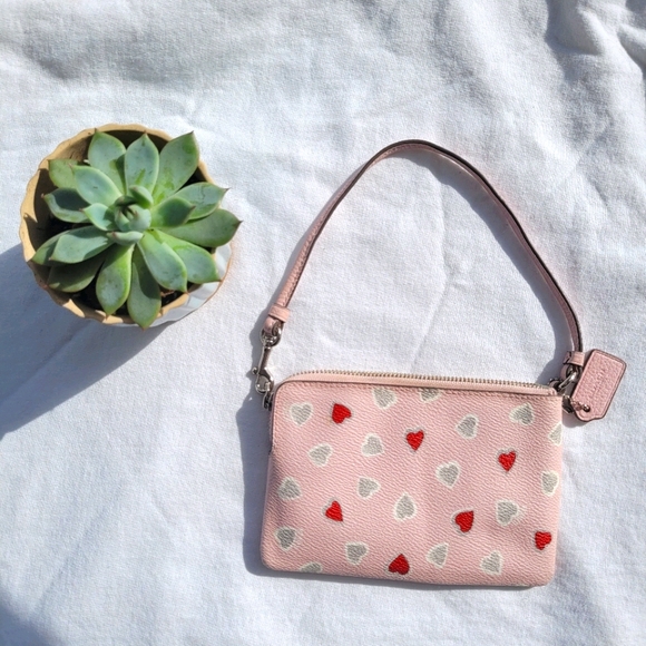 Coach Wristlet 💕 - Picture 5 of 8